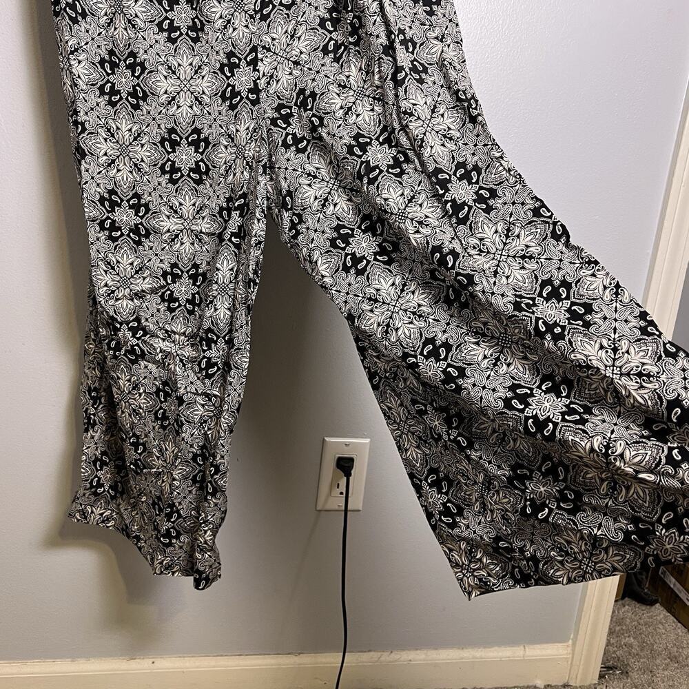 NWT Torrid Tie Front Culotte Jumpsuit black geometric print Pocket Plus Sz 1X - Picture 7 of 16